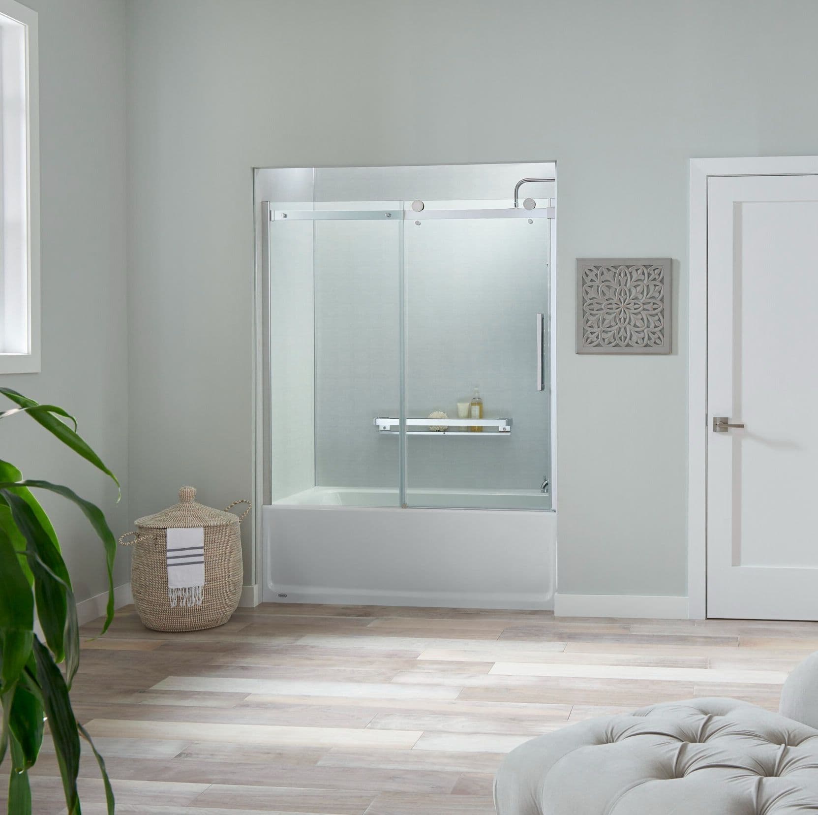 imgi_4_JBR-BW_Exposed_Roller_Door_Chrome_Linen_Walls_Chrome_Extrusion_Full_Iso-6563x4246-f4082a81-e22c-4658-af50-45b288977cd8-scaled-e1688058626517.jpg